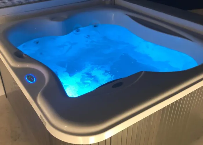 The Ammonite Отель Plintri