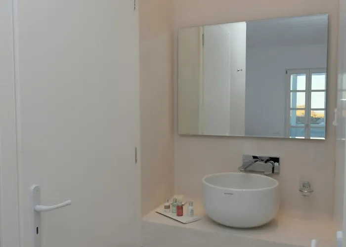 The Ammonite ホテル 4*