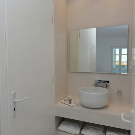 The Ammonite Отель 4*